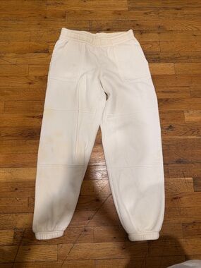 Aritzia Cream Jogger Bottoms - Comfortable Fleece Sweatpants